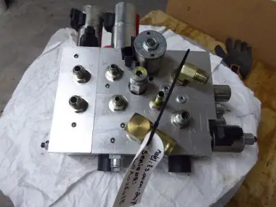 Elektronische, hydraulische regeleenheid, 3 ventielen