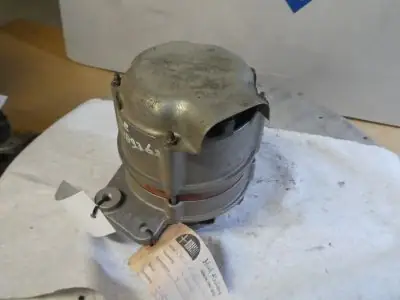 Dynamo 12 Volt , 65 Amp. Bosch (ruil)