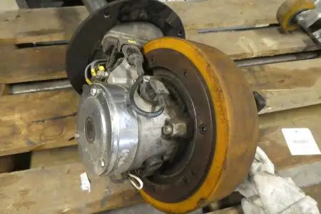 Aandrijfmotor met aandrijfing LWE 130 AC